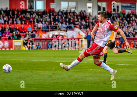 Stevenage, Royaume-Uni. 28 Sep, 2019. Christopher Stokes de Stevenage FC pendant l'EFL Sky Bet match de Ligue 2 entre Stevenage et Cambridge United au stade Lamex, Stevenage, en Angleterre, le 28 septembre 2019. Photo par Phil Hutchinson. Usage éditorial uniquement, licence requise pour un usage commercial. Aucune utilisation de pari, de jeux ou d'un seul club/ligue/dvd publications. Credit : UK Sports Photos Ltd/Alamy Live News Banque D'Images