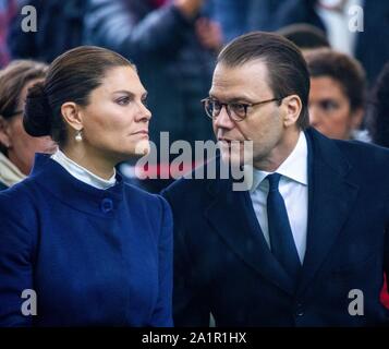 Stockholm, Suède. 28 Sep, 2019. La princesse Victoria et le Prince Daniel de Suède au Minnesmonumentet à Djurgarden à Stockholm, le 28 septembre 2019, pour assister à la cérémonie de commémoration M/S EstoniaCredit : Albert Nieboer/ Pays-Bas OUT/Point de vue OUT |/dpa/Alamy Live News Banque D'Images