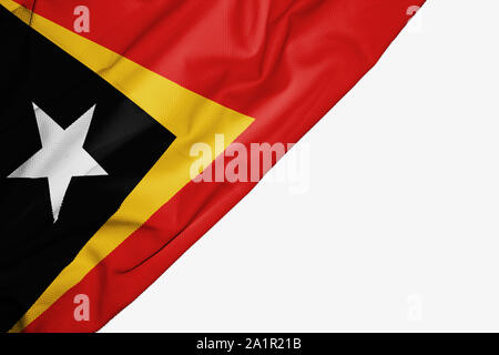 Drapeau du Timor oriental de tissu avec copyspace pour votre texte sur fond blanc Banque D'Images
