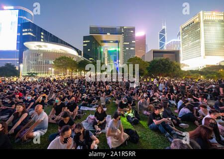 Central, Hong Kong. 28 Sep, 2019. Rally par des milliers de militants pro-démocratie à bureaux du gouvernement central à Tamar Park pour marquer le 5e anniversaire du début de l'égide du Mouvement. Credit : Iain Masterton/Alamy Live News Banque D'Images