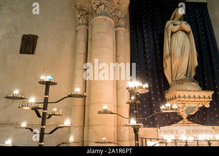 Paris, France - Sept 04, 2019 : paroisse Saint Pierre de Montmartre ou l'église Saint Pierre de Montmartre, l'une des plus anciennes églises de Paris . Banque D'Images