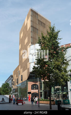 Boutiques dans la région de Liverpool One sur Paradise Street, Liverpool City Centre. Banque D'Images