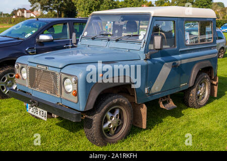 Land Rover Defender 90, 1996, P308 à la KBA Chew Stoke Vintage Tracteur et laboure afficher 2019 Banque D'Images