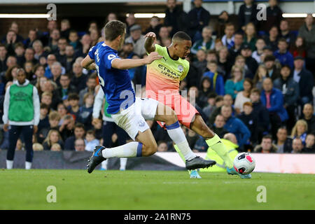 Liverpool, Royaume-Uni. 28 Sep, 2019. Gabriel Jésus de Manchester City tire au but mais voit ses efforts de large. Premier League, Everton v Manchester City à Goodison Park à Liverpool le samedi 28 septembre 2019. Cette image ne peut être utilisé qu'à des fins rédactionnelles. Usage éditorial uniquement, licence requise pour un usage commercial. Aucune utilisation de pari, de jeux ou d'un seul club/ligue/dvd publications. Photos par Chris Stading/Andrew Orchard la photographie de sport/Alamy live news Crédit : Andrew Orchard la photographie de sport/Alamy Live News Banque D'Images