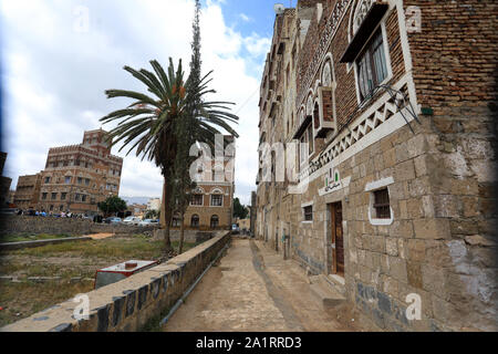 Une vue de l'ancien bâtiment de la ville la capitale du Yémen, Sanaa, le 28 septembre 2019. Banque D'Images