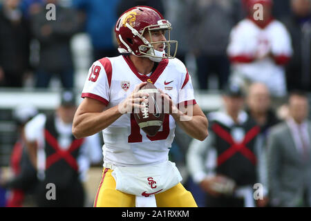 Seattle, WA, USA. 28 Sep, 2019. Southern California Trojans Quarterback Matt Fink (19) se trouve dans la poche pendant un match entre la Californie du sud de Troie et Washington Huskies au champ d'Alaska Airlines au Husky Stadium à Seattle, WA. Sean Brown/CSM/Alamy Live News Banque D'Images