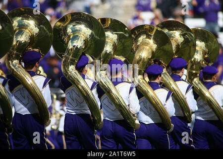 Seattle, WA, USA. 28 Sep, 2019. Les membres de la fanfare des Huskies de Washington avant d'effectuer un match entre la Californie du sud de Troie et Washington Huskies au champ d'Alaska Airlines au Husky Stadium à Seattle, WA. Sean Brown/CSM/Alamy Live News Banque D'Images