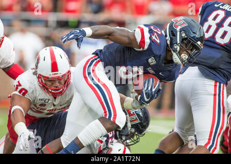 Le 28 septembre 2019:la liberté d'utiliser de nouveau les flammes Joshua Mack (34) tente de se libérer de la défense du Nouveau Mexique au cours de NCAA football action entre le Nouveau Mexique Lobos et le Liberty Flames au Stade Williams à Lynchburg, VA. Jonathan Huff/CSM. Banque D'Images
