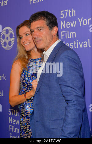 NEW YORK, NY - 28 SEPTEMBRE : Nicole Kimpel et l'acteur Antonio Banderas assister à la "douleur et Gloire' premiere lors de la 57e Festival du Film de New York à un Banque D'Images