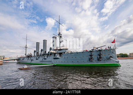 Définitivement ancré au croiseur Aurore dans le Nevker Petroggadskaya près de la rivière Bolchaïa embankment, Saint Petersburg, Russie Banque D'Images