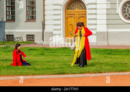 Nakhimovskoye Voyenno-Morskoye Uchilishche, Naval College, près de le croiseur Aurore, St Petersbourg, Russie. Banque D'Images