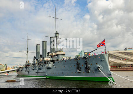 Définitivement ancré au croiseur Aurore dans le Nevker Petroggadskaya près de la rivière Bolchaïa embankment, Saint Petersburg, Russie Banque D'Images