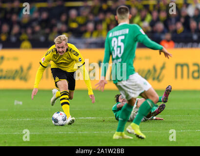 Julian Brandt (Borussia Dortmund). GES/football/1. Bundesliga : Borussia Dortmund - Werder Brême, 28.09.2019 - 1ère Division Football/soccer : Borussia Dortmund vs Werder Brême, Dortmund, Sep 28, 2019 - Règlement du LDF à interdire toute utilisation des photographies comme des séquences d'images et/ou quasi-vidéo. Dans le monde d'utilisation | Banque D'Images