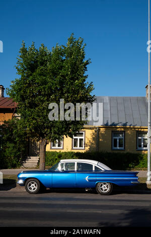 Vintage Car parked on street Posti, Haapsalu, Estonie Laane County, Banque D'Images