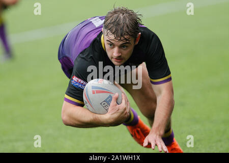 Newcastle Upon Tyne, au Royaume-Uni. Sep 29, 2019. Lewis Young de Newcastle Thunder plongées dans pour marquer. Newcastle Thunder v Doncaster RLFC dans la Ligue Betfred une Qualification finale à Kingston Park, Newcastle upon Tyne Le dimanche 15 septembre 2019 : Crédit MI News & Sport /Alamy Live News Banque D'Images