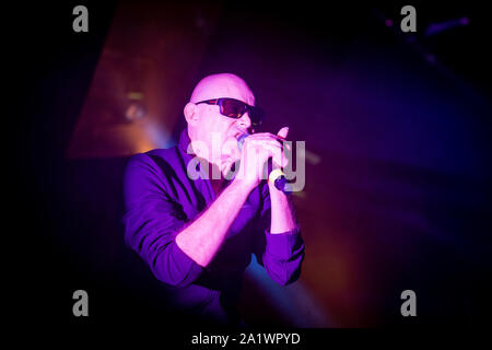 Oslo, Norvège. Septembre 28th, 2019. Le groupe de rock anglais The Sisters of Mercy effectue un concert live de la Rockefeller à Oslo. Ici singer Andrew Eldritch est vu sur scène. (Photo crédit : Gonzales Photo - Tord Litleskare). Banque D'Images