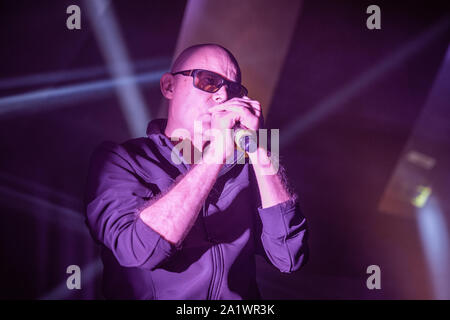 Oslo, Norvège. Septembre 28th, 2019. Le groupe de rock anglais The Sisters of Mercy effectue un concert live de la Rockefeller à Oslo. Ici singer Andrew Eldritch est vu sur scène. (Photo crédit : Gonzales Photo - Tord Litleskare). Banque D'Images