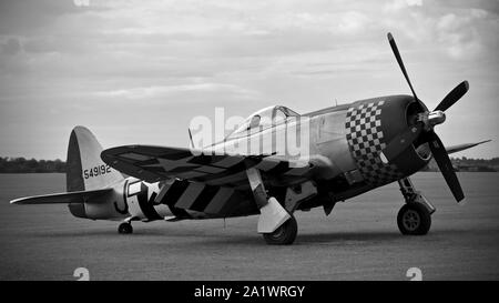 Republic P-47D Thunderbolt (G-THUN) sur la piste à la bataille d'Angleterre de Duxford bourget sur le 22 septembre 2019 Banque D'Images