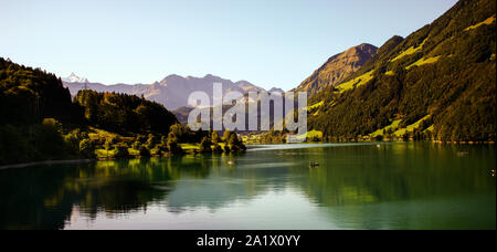 Le lac de Lungern Suisse - célèbre lac de pêche en Suisse Banque D'Images