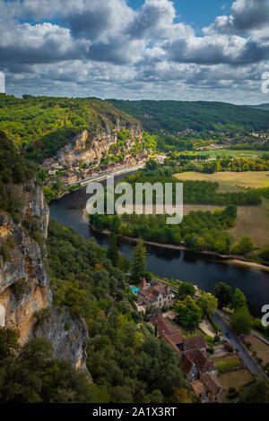 Les Jardins de Marqueyssac sont situés dans la ville de Vézac, dans la région française de Dordogne, dans la région de Nouvelle-Aquitaine. C'est sur la liste de Banque D'Images