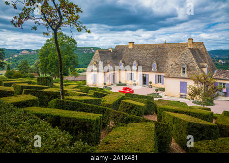 Les Jardins de Marqueyssac sont situés dans la ville de Vézac, dans la région française de Dordogne, dans la région de Nouvelle-Aquitaine. C'est sur la liste de Banque D'Images