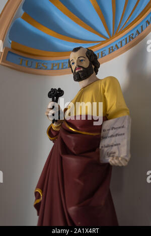 Quartier français, Pondichéry/Inde- 3 septembre 2019 : statues à l'intérieur de l'église Notre Dame des Anges à Pondichéry Banque D'Images