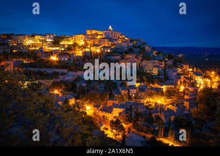 Gordes est une commune française, située dans le département de Vaucluse et la région Provence-Alpes-Côte d'Azur. Les habitants sont appelés gordiens. Banque D'Images