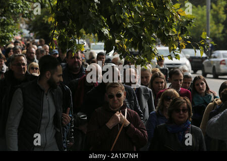 Kiev, Ukraine. Sep 29, 2019. Les gens, en participant à la marche annuelle de commémoration, à pied le chemin, dont plus de 33 milliers de juifs de Kiev n 29 et 30 septembre 1941 pendant qu'ils marchaient à Babi Yar pour être exécuté par les Nazis, à Kiev, Ukraine, le 26 septembre 2019. La Marche du Souvenir pour marquer la 78e anniversaire de l'exécution massive de Juifs de Kiev à Babi Yar. Credit : Sergii Kharchenko/ZUMA/Alamy Fil Live News Banque D'Images