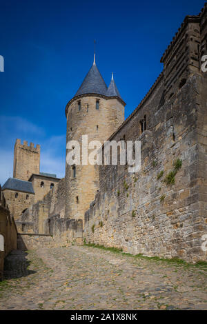 Carcassonne est une ville fortifiée française dans le département de l'Aude, dans la région d'Occitanie. Banque D'Images