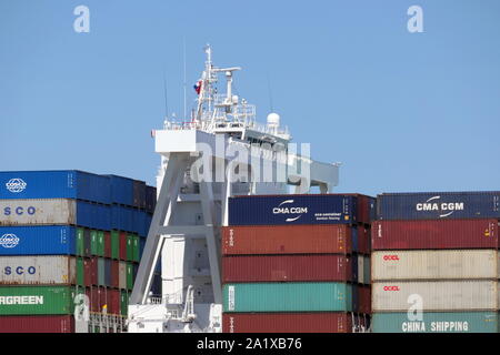 Le porte-conteneurs jamais donné atteint le port de Rotterdam le 3 juillet 2019. Banque D'Images