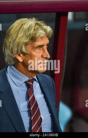16 septembre 2019, Villa Park, Birmingham, Angleterre ; football Premier League, Aston Villa vs West Ham ; Manuel Pellegrini Manager de West Ham Crédit : Gareth Dalley/News Images images Ligue de football anglais sont soumis à licence DataCo Banque D'Images