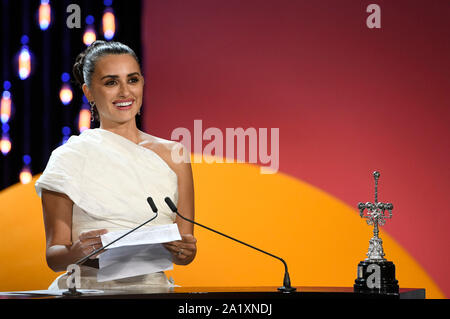 Penelope Cruz au Prix Donostia pour l'ensemble de son œuvre à la 67ème Festival International du Film de San Sebastian / Festival Internacional de Cine de San Sebastián au Théâtre Victoria Eugenia. San Sebastian, l'utilisation dans le monde entier 27.09.2019 | Banque D'Images