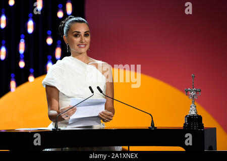 Penelope Cruz au Prix Donostia pour l'ensemble de son œuvre à la 67ème Festival International du Film de San Sebastian / Festival Internacional de Cine de San Sebastián au Théâtre Victoria Eugenia. San Sebastian, l'utilisation dans le monde entier 27.09.2019 | Banque D'Images