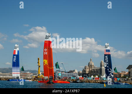 Les USA, la France et la Chine Team F50 voiliers dans le port. La Journée de la course 1. Le dernier événement de la saison 1 SailGP à Marseille, France. 20 septembre 2019. Banque D'Images