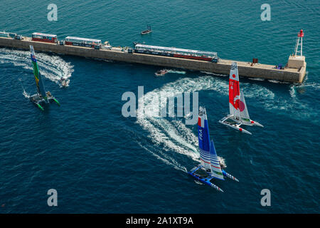 Une vue aérienne de l'Australie SailGP SailGP , France et le Japon l'équipe de F50 SailGP catamarans durant la pratique course avant le dernier événement d'SailGP Banque D'Images
