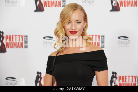 Hambourg, Allemagne. Sep 29, 2019. Valerie Huber, actrice, vient à la première européenne de la comédie musicale "Pretty Woman" à la Scène Théâtre an der Elbe. Credit : Georg Wendt/dpa/Alamy Live News Banque D'Images