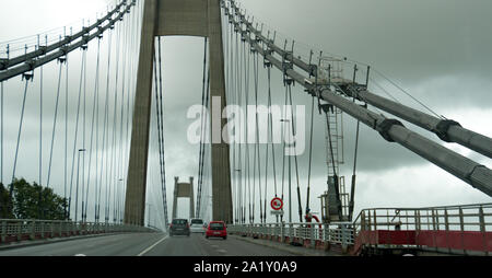 Bolbec, Seine-Maritime / France - 15 août 2019 - vue horizontale du pont suspendu de Tancarville en Normandie en France Banque D'Images