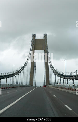 Bolbec, Seine-Maritime / France - 15 août 2019 : vue verticale du pont suspendu de Tancarville en Normandie en France Banque D'Images