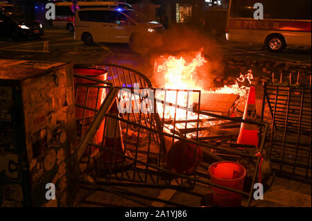 Hong Kong, Hong Kong. Sep 29, 2019. Un jeu de tir par des manifestants lors d'un rassemblement anti-gouvernement Burns dans la rue à Hong Kong le 29 septembre 2019. Photo de Thomas Maresca/UPI UPI : Crédit/Alamy Live News Banque D'Images