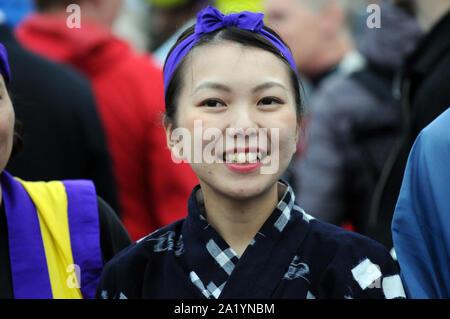 Londres, Royaume-Uni. 29 septembre 2019. Londres est très propre festival de la culture japonaise - Japon Matsuri - retourne à Trafalgar Square. Un dispositif régulier maintenant dans le calendrier de Londres, ce festival annuel réunit les gens de profiter de la nourriture japonaise, de la musique, de la danse, et des activités pour toute la famille. Les foules ont bravé la pluie pour profiter de l'événement. Credit : JOHNNY ARMSTEAD/Alamy Live News Banque D'Images