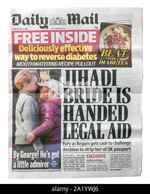 La première page du Daily Mail du 15 avril 2019 avec le titre de l'aide juridique épouse Jihadi remis à propos de Shamima Begum perte de passeport britannique Banque D'Images