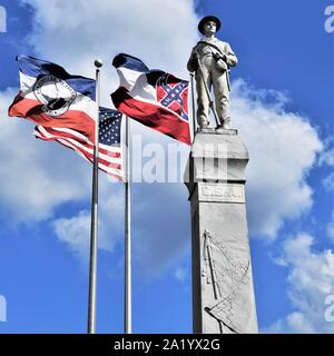 La statue sur la place des Confédérés à Brandon, au Mississippi. Banque D'Images