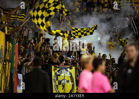 Columbus, Ohio, USA. 29 Septembre, 2019. Columbus Crew SC partisans applaudir leur équipe contre l'Union de Philadelphie dans leur match à Mapfre Stadium. Credit : Brent Clark/Alamy Live News Banque D'Images