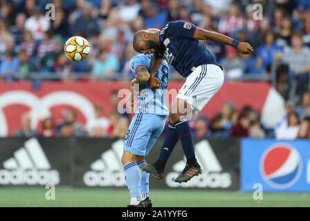 Stade Gillette. Sep 29, 2019. MA, USA ; New England Revolution defender Andrew Farrell (2) est à la tête de la balle lors d'un match entre MLS New York City FC et New England Revolution au Stade Gillette. Anthony Nesmith/CSM/Alamy Live News Banque D'Images