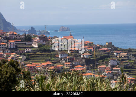 Vue sur la côte nord de Madère, Portugal, Banque D'Images