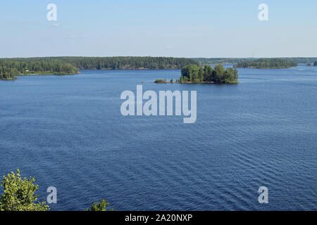 Lakeland finlandais, la Finlande. Il y a au moins 55 000 lacs qui sont au moins 200 mètres de large. Et il y a 187 888 lacs en Finlande. Le lac Saimaa. Banque D'Images