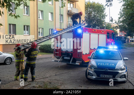 Szczecin, Poland-August 2019 : l'action de la brigade de pompiers et de la police dans une résidence Banque D'Images