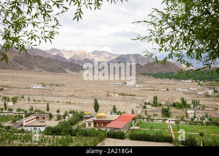 Vue de la vallée de l'Indus au monastère de Thiksey au Ladakh, Inde Banque D'Images