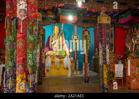 Intérieur avec des peintures murales de Chemday monastère au Ladakh, Inde Banque D'Images