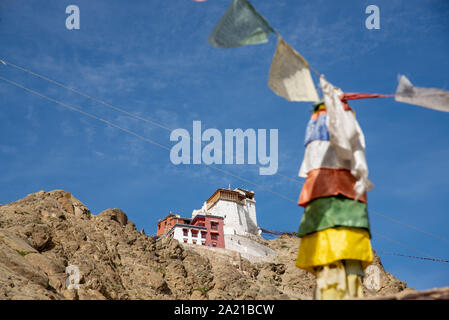Voir dans le temple près de Leh au Ladakh, Inde Banque D'Images